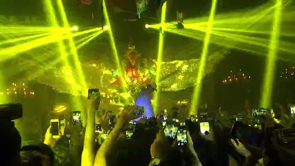Sơn Tùng lần đầu hát remix Lạc trôi tại Hà Nội