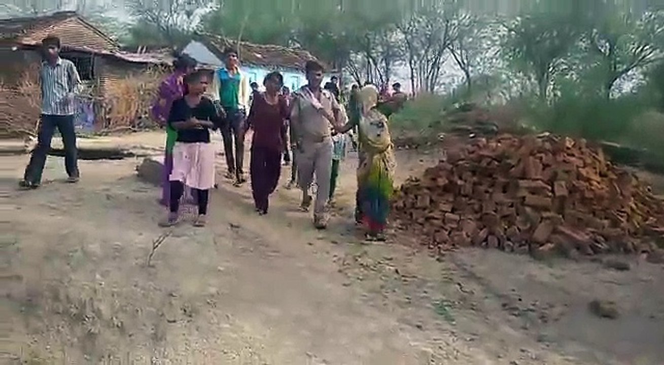 Police waly ke aurato ky hatho ptaie