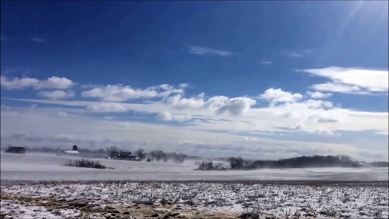 Time Lapse incroyable de vents d'hiver dans la nature
