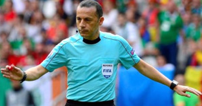 UEFA Hakem Komitesi, Cüneyt Çakır'ı Görev Vermek İçin Markaja Aldı