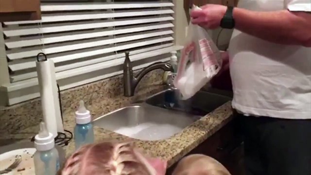 Quand papa se transforme en savant fou! Experience bien fun dans la cuisine