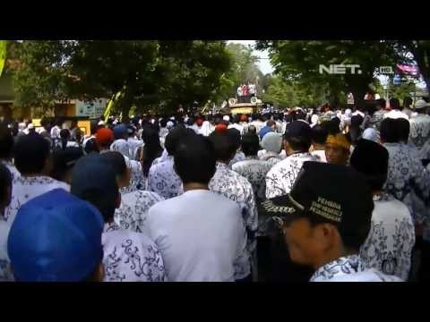 NET24 - 6000 guru di banyuwangi turun ke jalan tuntut tunjangan 18 bulan yang belum turun