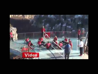 Dünyada ilk…Cam teras üzerinde voleybol…