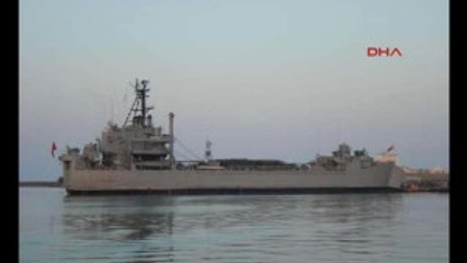 Izmir Foça'da Çıkarma Gemisinde Yangın