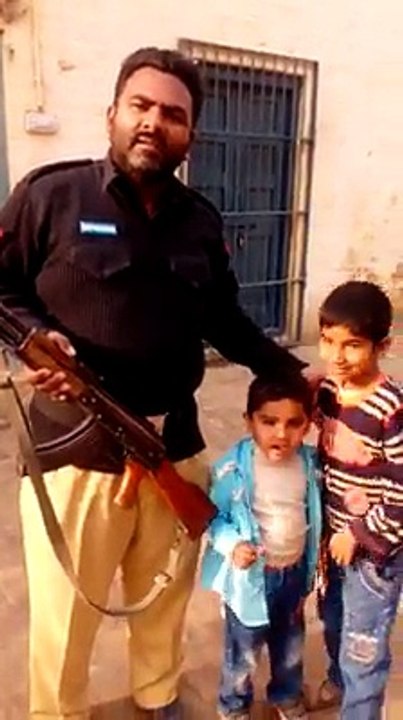 police officer Nawaz Sharif and Shahbaz Sharif Government Exposed