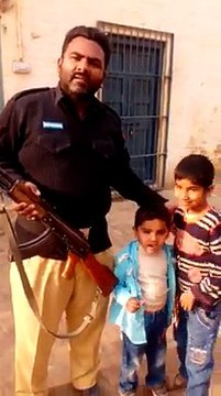 police officer Nawaz Sharif and Shahbaz Sharif Government Exposed