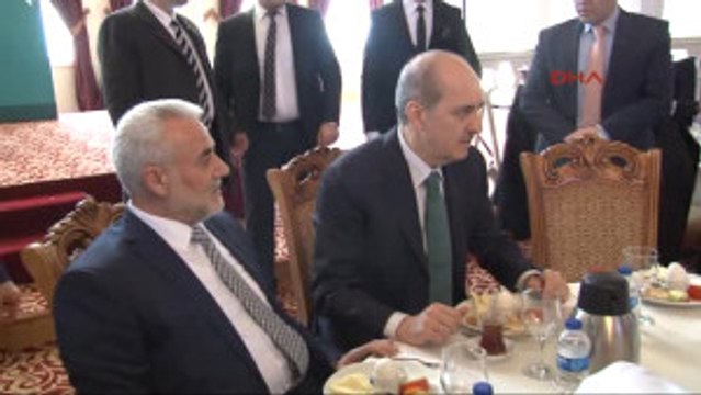 Numan Kurtulmuş El Bab'ta Deaş Militanının Bir Elinde Amerikan Silahı Bir Elinde Rus Silahı