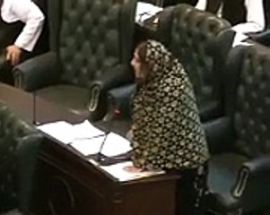 Khatoon Ne Apna Dupatta Shahbaz Sharif Ki Taraf Phenk Diya...