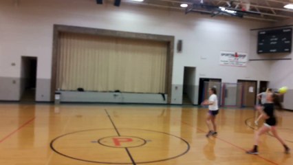 Une partie de ballon prisonnier qui tourne mal