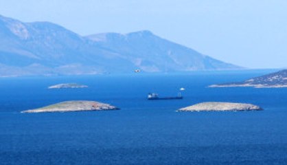 Yunan Askerleri Kardak Kayalıklarına Yaklaşamıyor