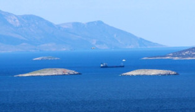 Yunan Askerleri Kardak Kayalıklarına Yaklaşamıyor