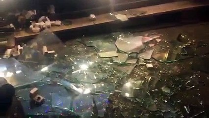 Elle craque et crise en voyant le pillage de son magasin pendant la manifestation pour Théo