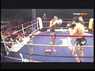 CHARLES FRANCOIS VS JOHN DENNIS (Explosion Fight Night 2 Avril 2011)