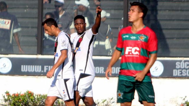 Com gol de Thalles, Vasco bate a Portuguesa e garante classificação