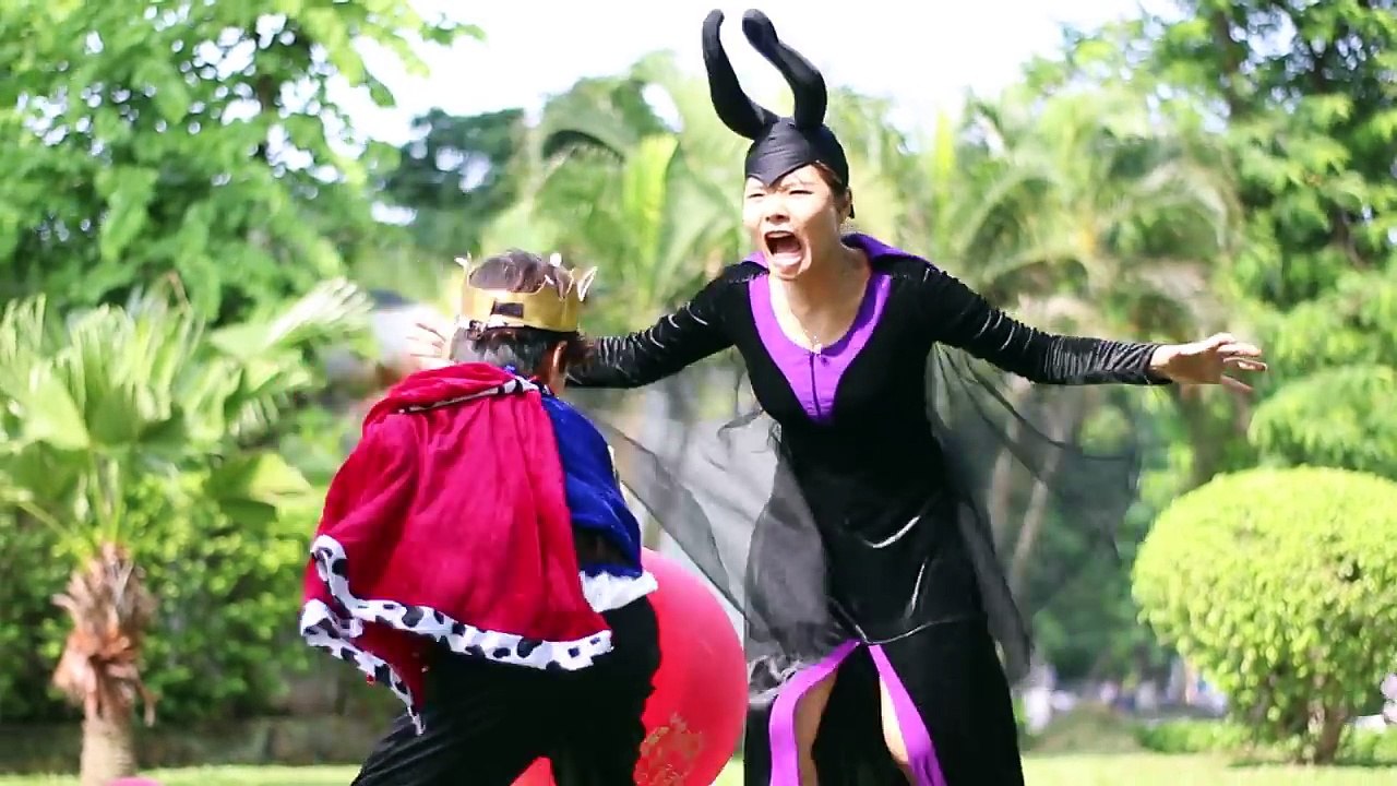 Beatifull Baby Elsa | Baby Elsa Vs Spiderman In Realife | Childrens Indoor Playground #15