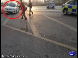 Motorway police opens fire on suspected car at Peshawar toll plaza - Real Footage