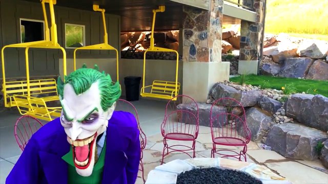 Congelados Elsa Y Spiderman En El Recreo!?! Maléfica de juegos de Broma En 4K