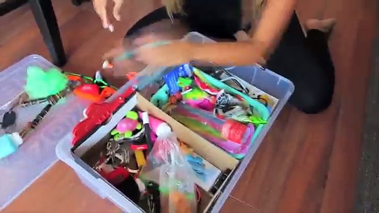 Pregnant Frozen Elsa vs Frozen Anna! Giving Birth to Triplets w: Spiderman, Doctor, Spider