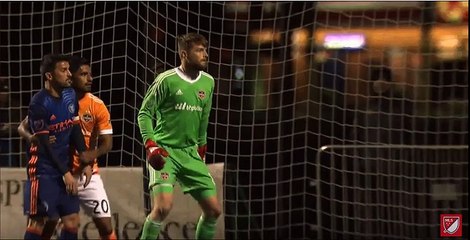 David Villa Gets Sent Off For A Crazy Punch vs Houston Dynamo!