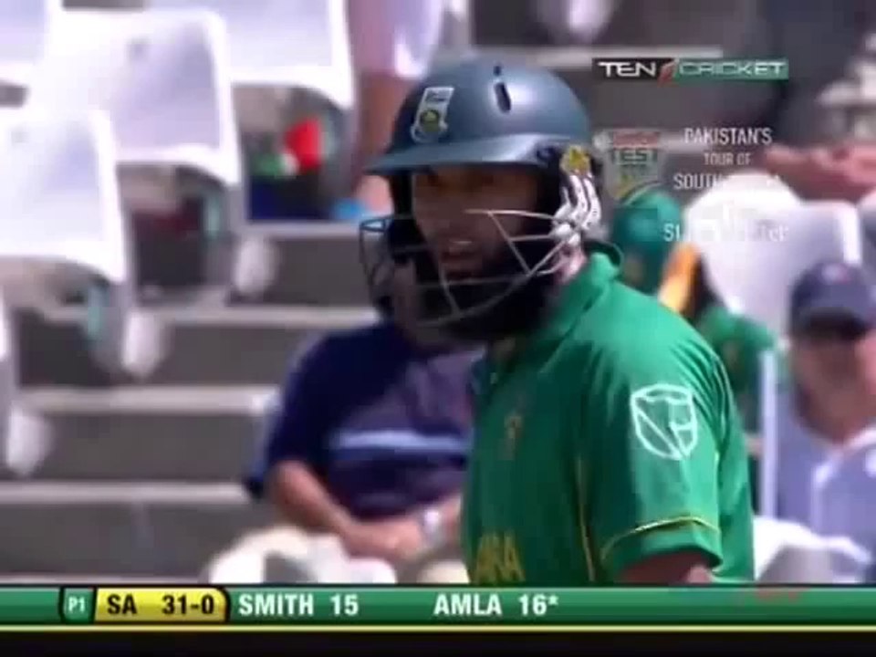 Zaheer Khan destroys Hashim Amla stumps - Classic left arm Bowling