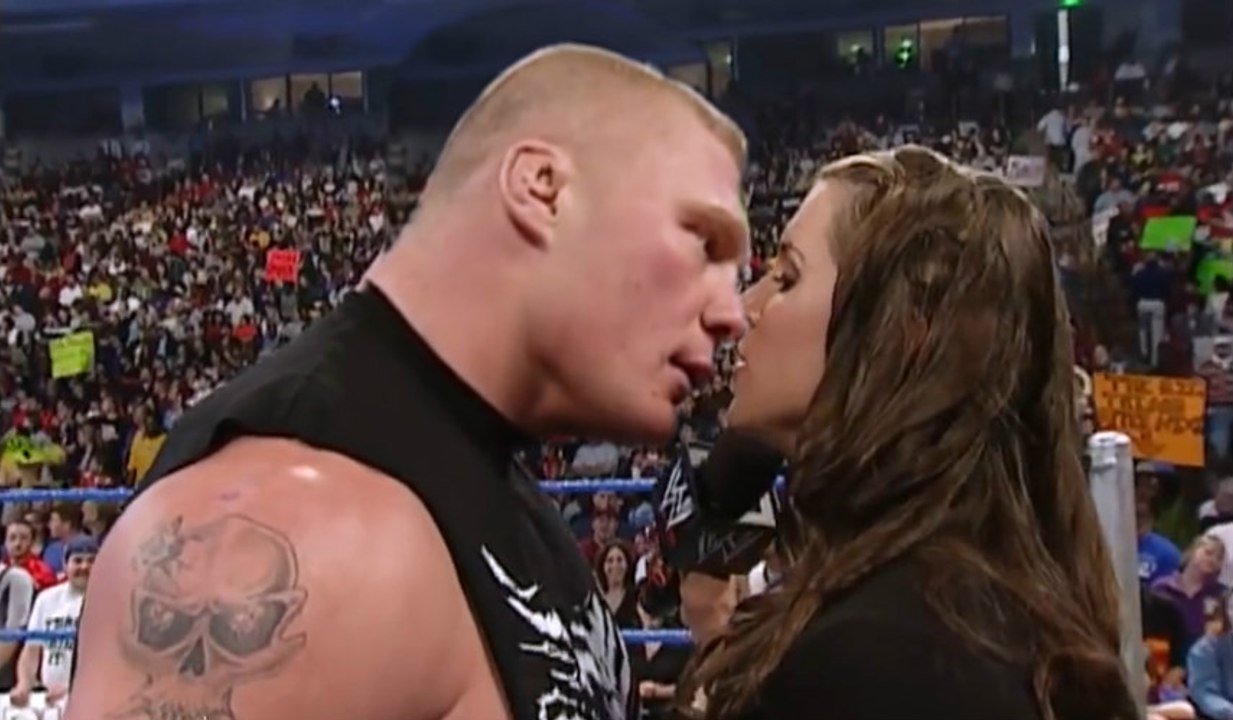 2017 Brock Lesnar KISS Stephanie Mc Mahon But Look what's happen after tephanie Suspend Brock Lesnar