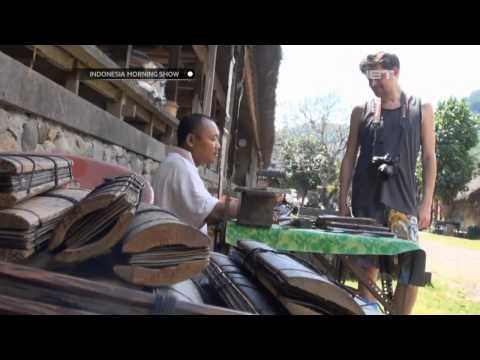 IMS Daun Lontar Sebagai Media Lukis oleh Seniman Bali