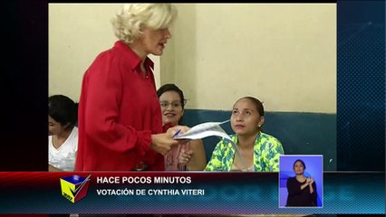 Cinthia Viteri ejerció su derecho al voto