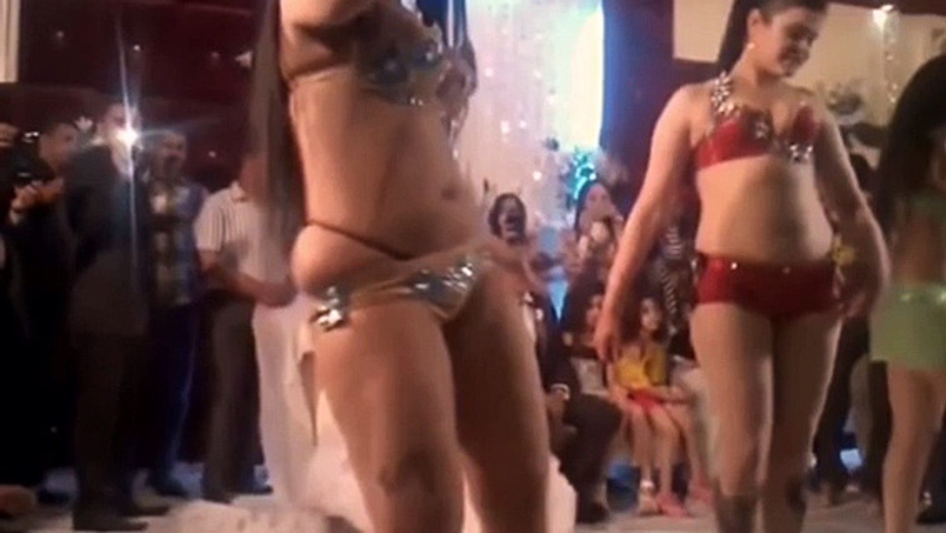 Yosh erkaklar bilan onalar porno