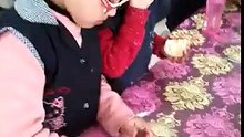 اكودة: مدرسة فرحات حشاد ..التلامذة الصغار يؤكلون الخبز الذي أعدوه بأيديهم  (فيديو)