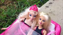 BARBIE! Disney Frozen ELSA! Robbed at Shopkins Smallmart! Toy Video! Barbie videos! Toy Videos