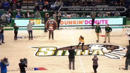 Üçü bir arada: Basket, Ödül, Evlenme Teklifi!