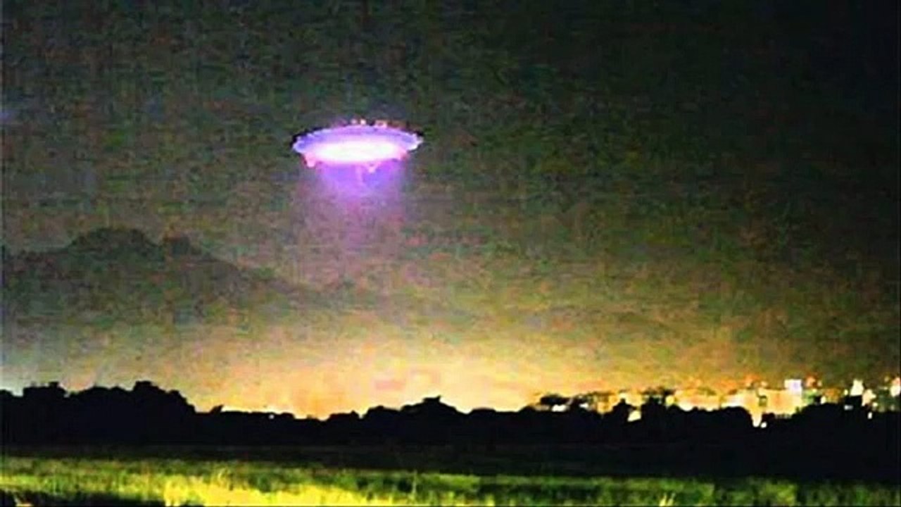 TWENTY THREE UFO PHOTOGRAPHS FROM 2016 - UFO MAN