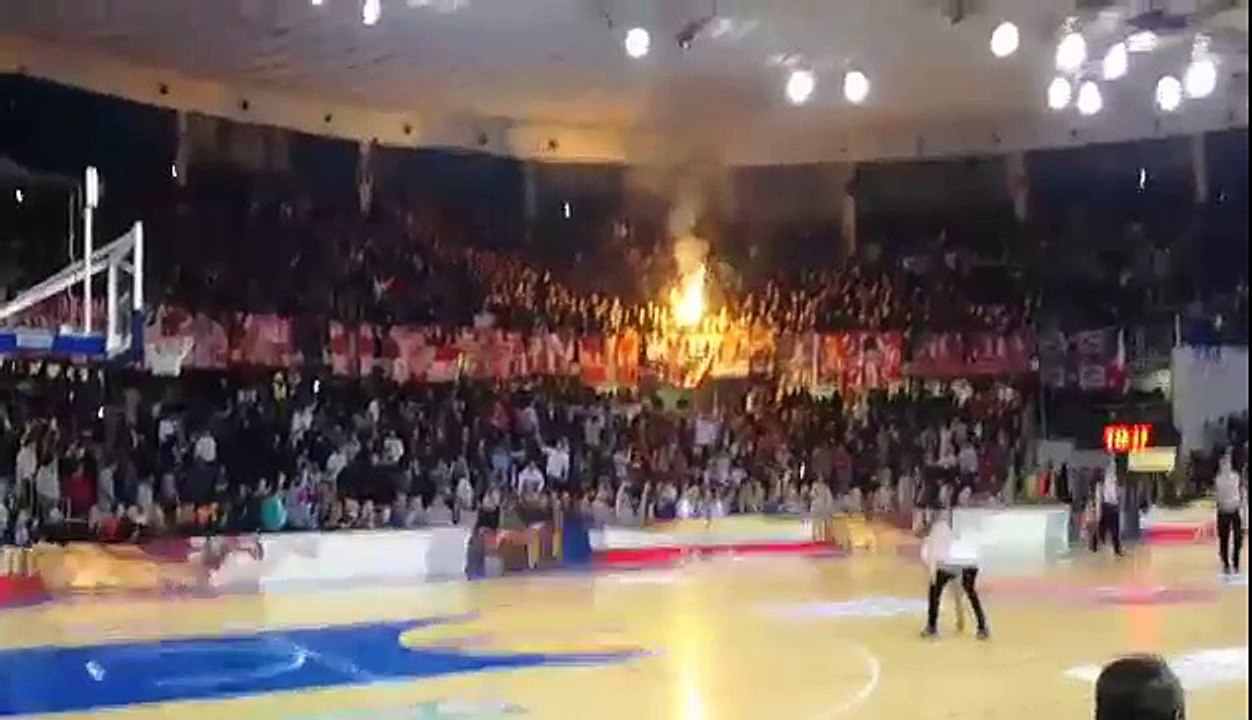 Delije - bakljada ! Crvena zvezda - partizan 74:64