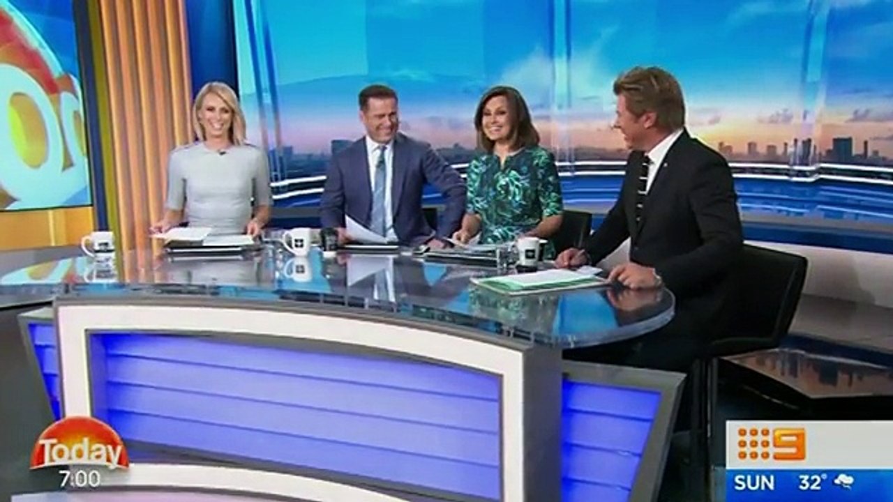 Karl gets uncomfortably friendly in interview with Chris Hemsworth