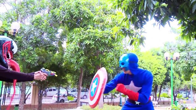 Spiderman Troll Congelado Elsa Bebé por Errores Broma Divertida Nueva Historia! Spiderman Superhéroes En R