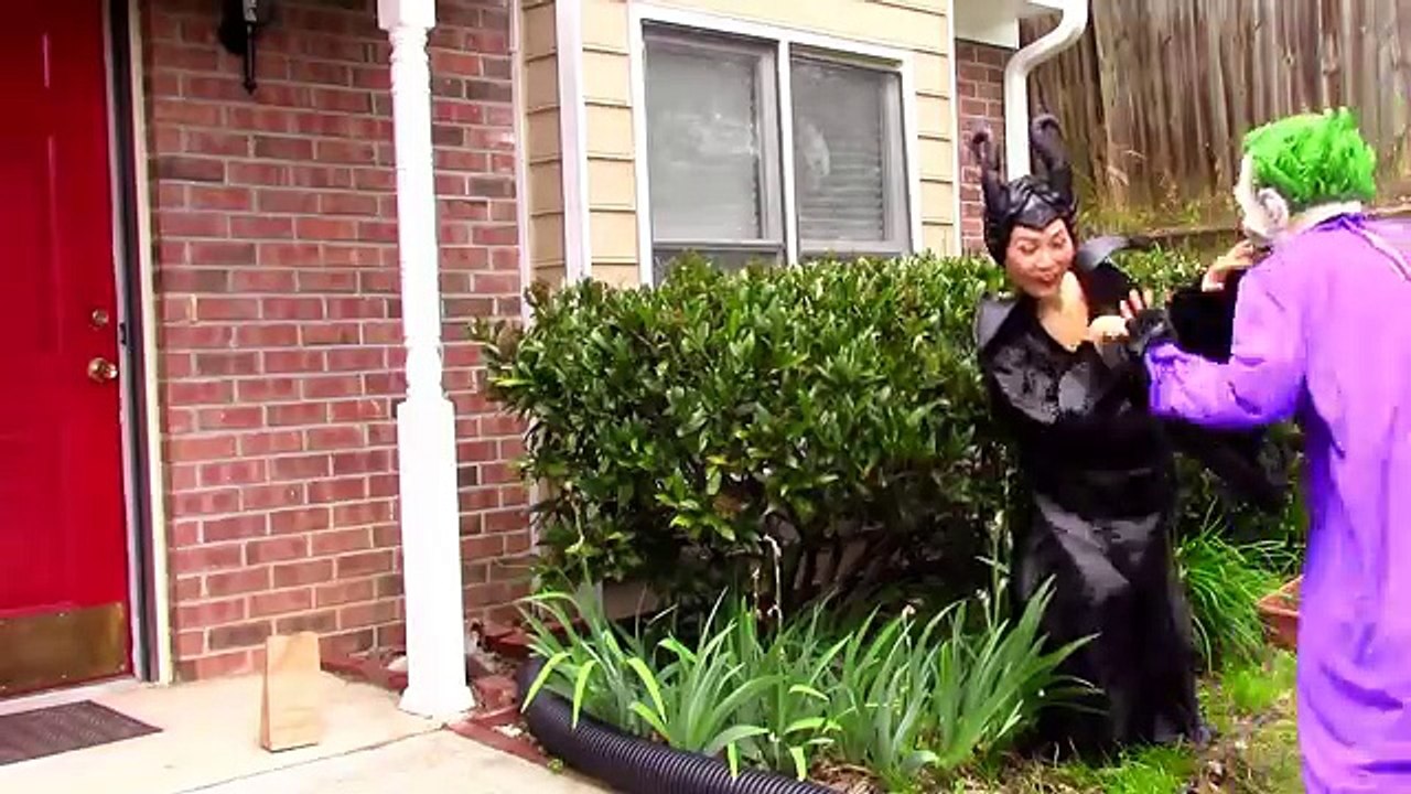 Ariel Mermaid vs Maleficent vs Spiderman Toilet battle! Superheroes in real life!