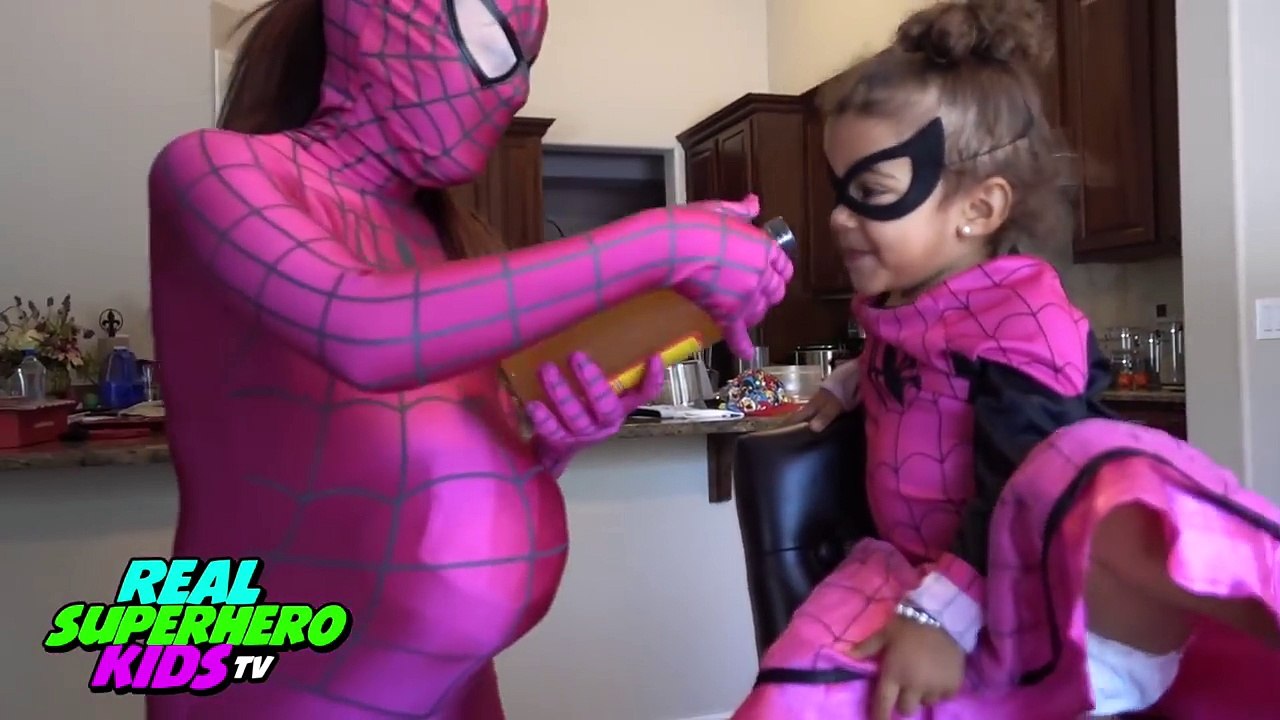 PREGNANT PINK SPIDERGIRL GROSS SMELLY FEET! w/ Spiderman Joker Anna FROZEN ELSA! Funny Superhero