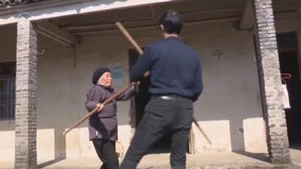 La abuela china que a sus 94 años protege a vecinos con técnicas de kung-fu
