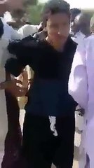 Shikarpur Main Dehshat Gard Ko Logon Ne Pakar Lia