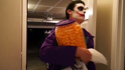 Joker Vs Scream & Giant Teddy Bear & Zombie In Real Life Halloween Fun!-CVLJbp