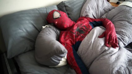 Spiderman vs Zombie Spiderman   Orbeez Bath Time SuperHero fun in Real life!  ) - Y