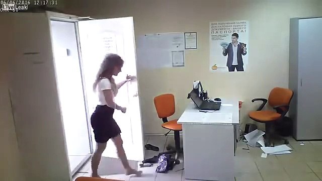 This woman was brutally attacked by this man. OMG! Watch her reaction!