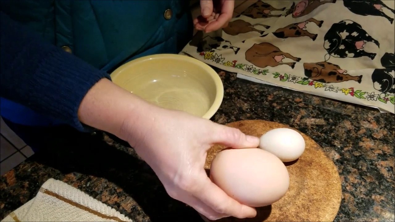 Un oeuf dans un oeuf. Vous n'allez pas en croire vos yeux!
