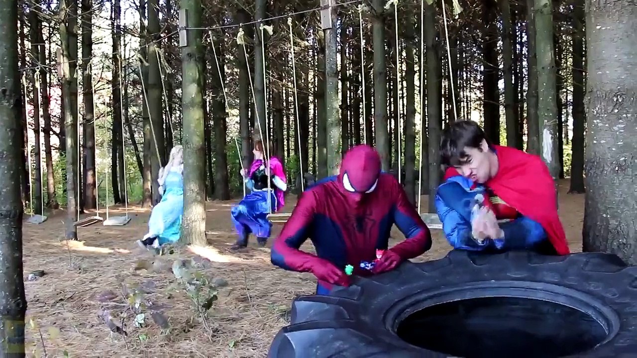 Frozen Elsa Finds a HATCHIMALS SURPRISE EGG! w  Spiderman Joker Spidergirl Anna TOYS Superheroes