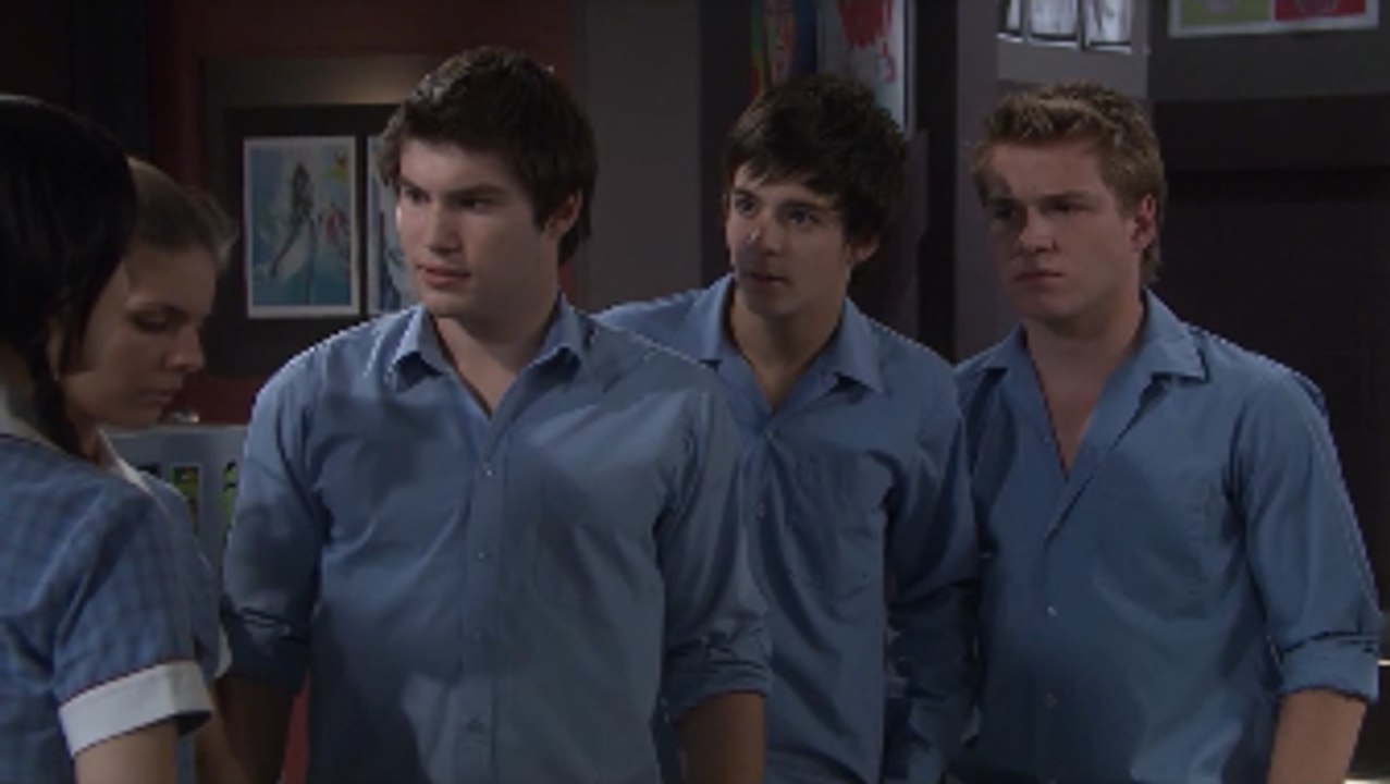 Zeke and Taylah scenes ep 5378