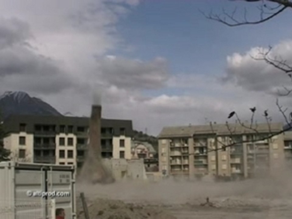Embrun Dynamitage cheminée