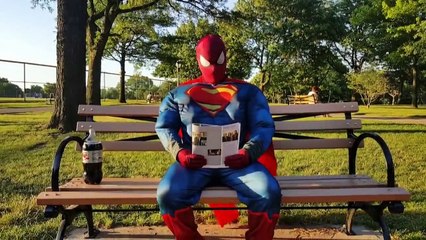 VENOM vs CATWOMAN vs SPIDERMAN Fruit Loops Breakfast Cereal Challenge Superhero Kids in Real Life-TRgu_g7Lv