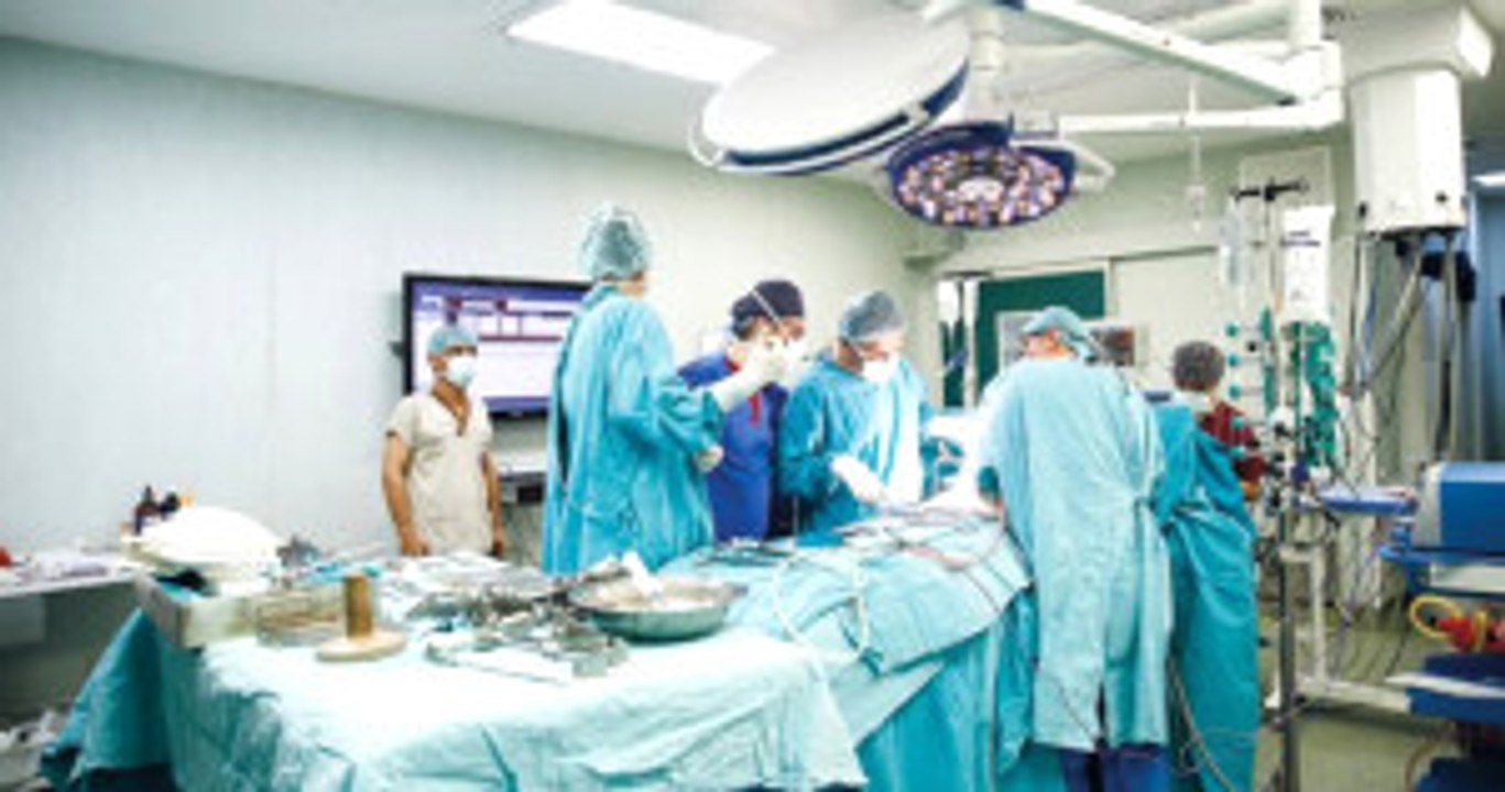 Anne Karnındaki Bebeğe 'İdrar Torbası' Ameliyatı Yapıldı