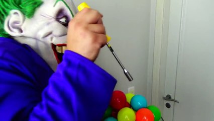 Spiderman Poo Colored Balls with Frozen Elsa vs Joker - Fun Superheroes Movie In Real Life-w2LnDa5N8