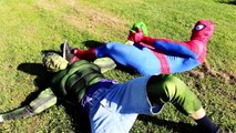 Hulk vs Spiderman _ Summer Pool Party _ Superhero Battle in Real Life!-u9_3